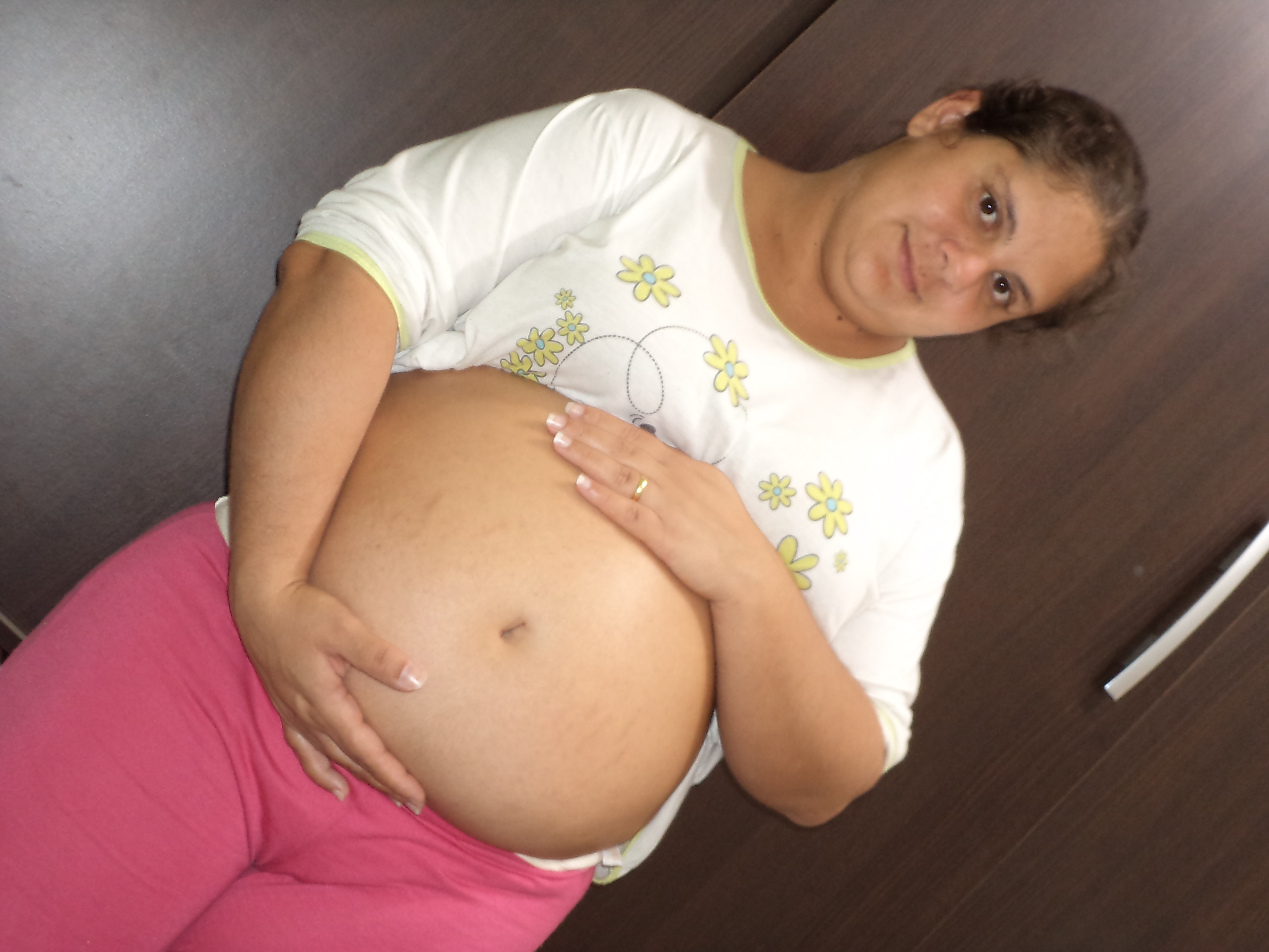 img_/2011/003_julho_mamae_gravida.png
